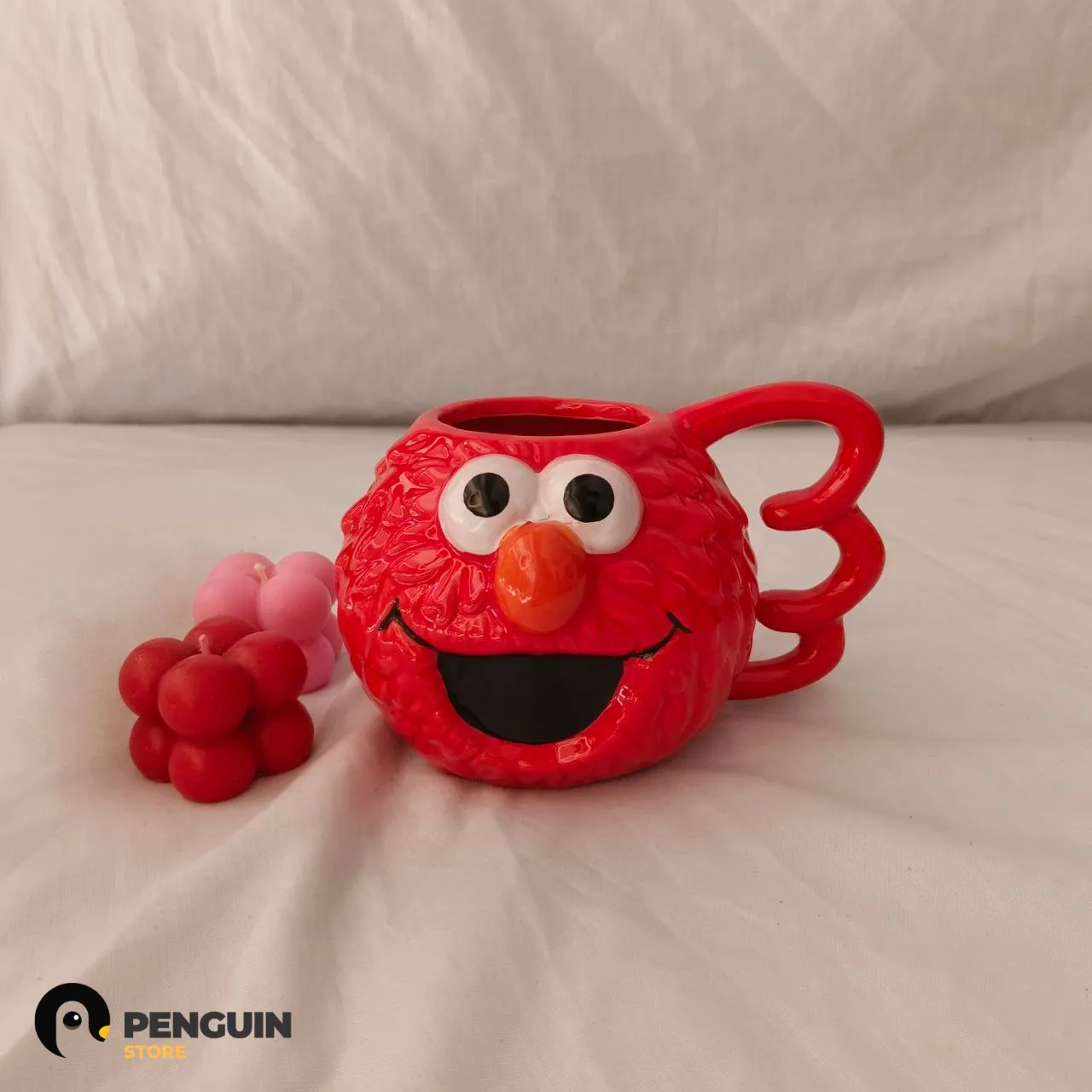 مج "إيلمو" (Elmo) ثري دي - مج سيراميك مجسم بـ يد زجزاج وتصميم "فرو" بارز لزوم البهجة والروقان 🔴❤️☕